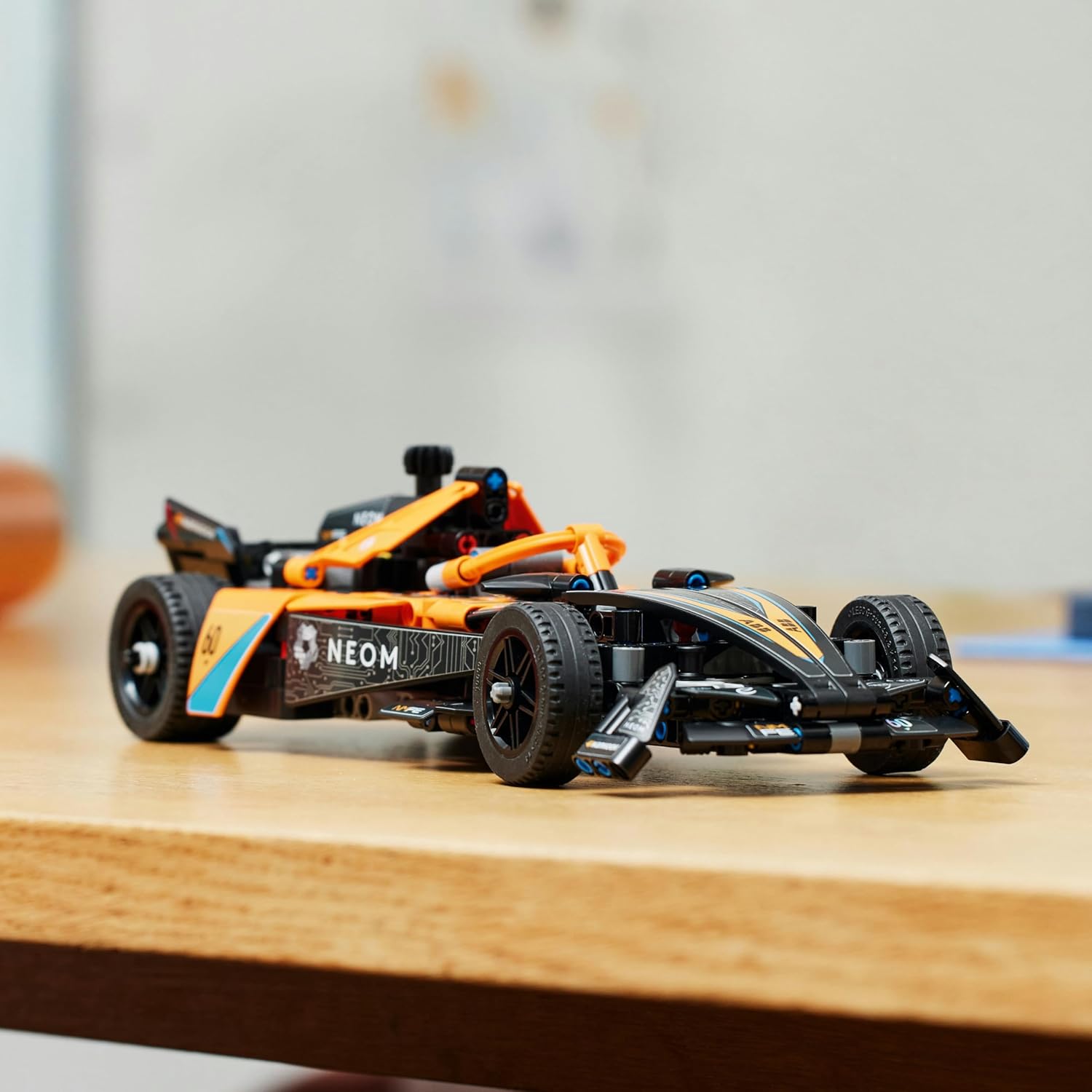 Lego 42169 Technic Neom Mclaren Formula E Yarış Arabası